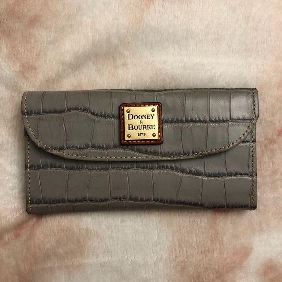 Dooney & Bourke Leather Wallet (never used)